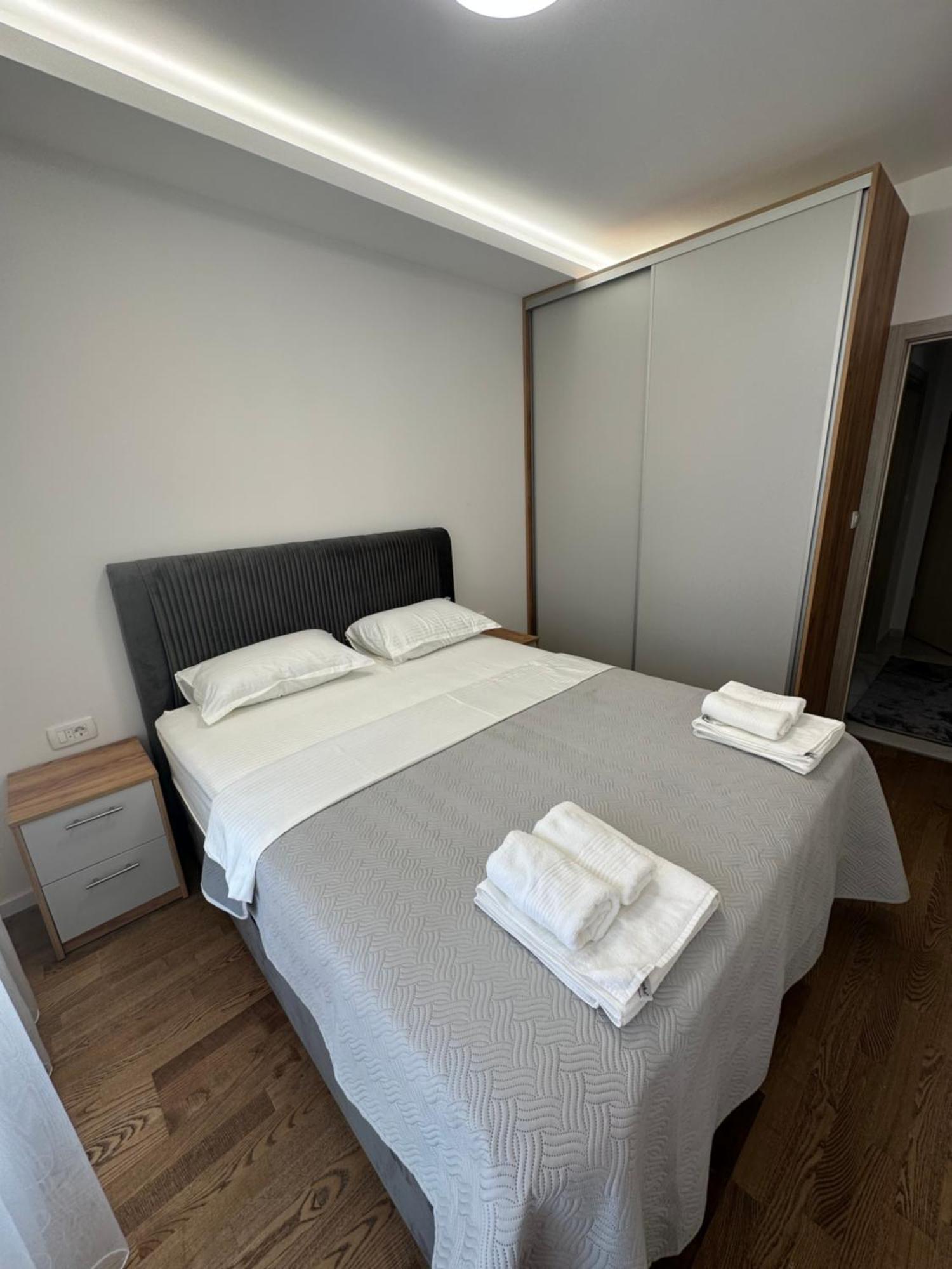 Luxury Apartments D&B 波德戈里察 外观 照片